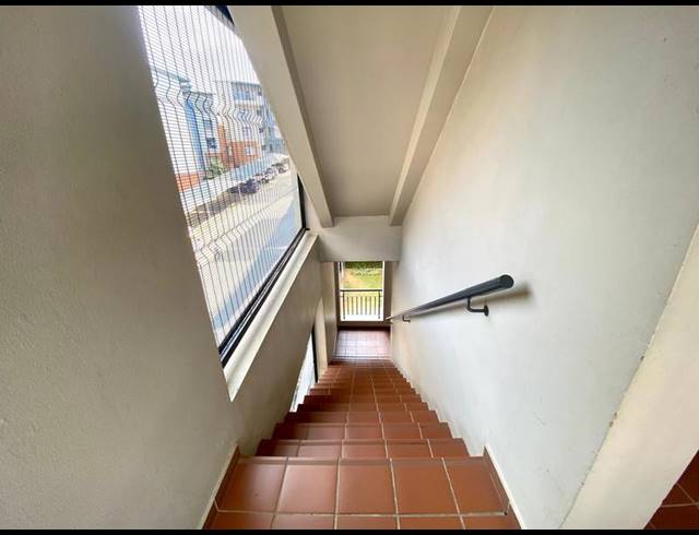 2 BEDROOM APARTMENT FOR SALE IN OAKDENE